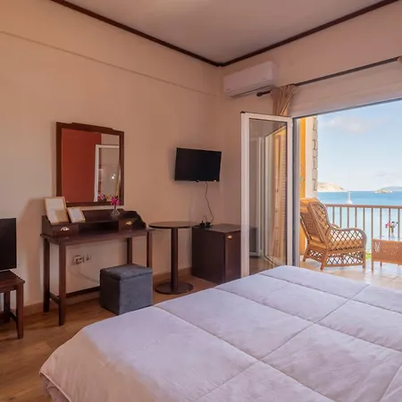 Methoni Beach Hotel מלון 3*
