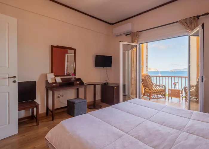 Methoni Beach Hotel מלון 3*