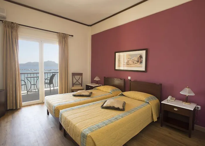 Methoni Beach Hotel מלון 3*