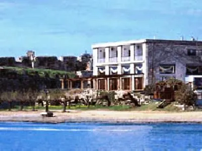 Methoni Beach Hotel מלון 3*